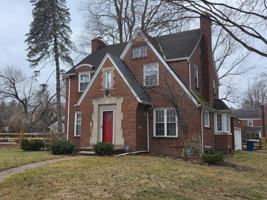 featured image of 2673 Middlesex Dr