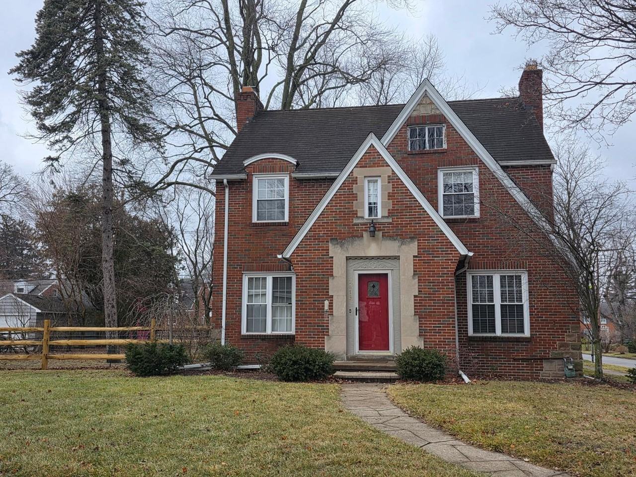 2673 Middlesex Dr - Photo 2 of 30