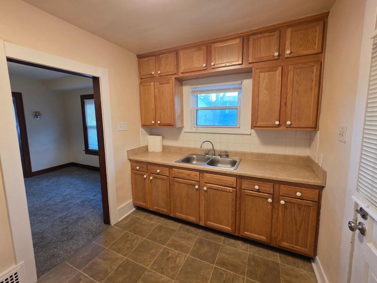 3803 Monroe St - Photo 7 of 19