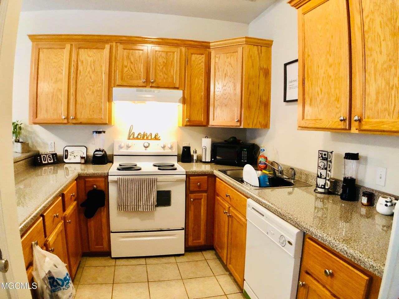 15812 Adam Rd - Photo 5 of 21