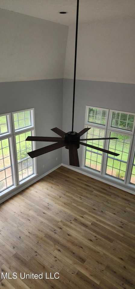 273 Springwood Dr - Photo 4 of 20