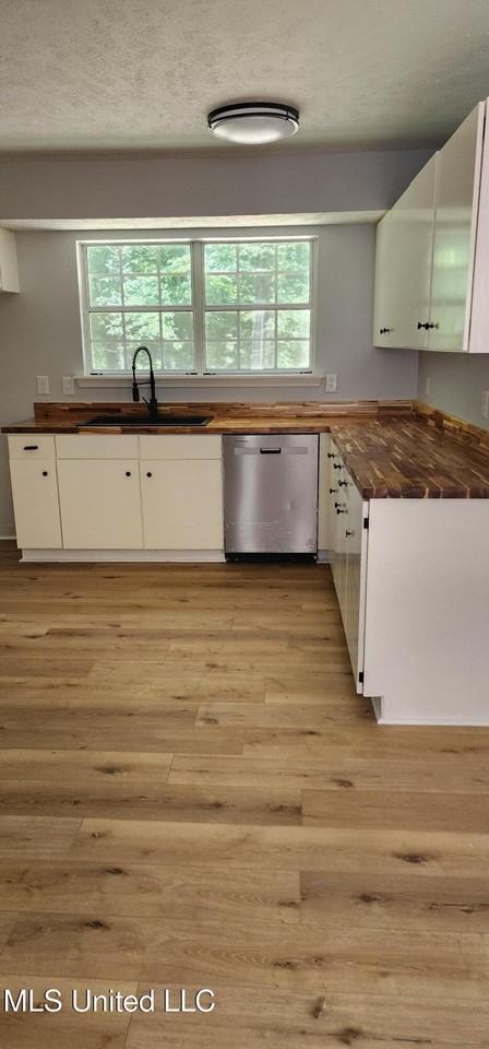 273 Springwood Dr - Photo 7 of 20