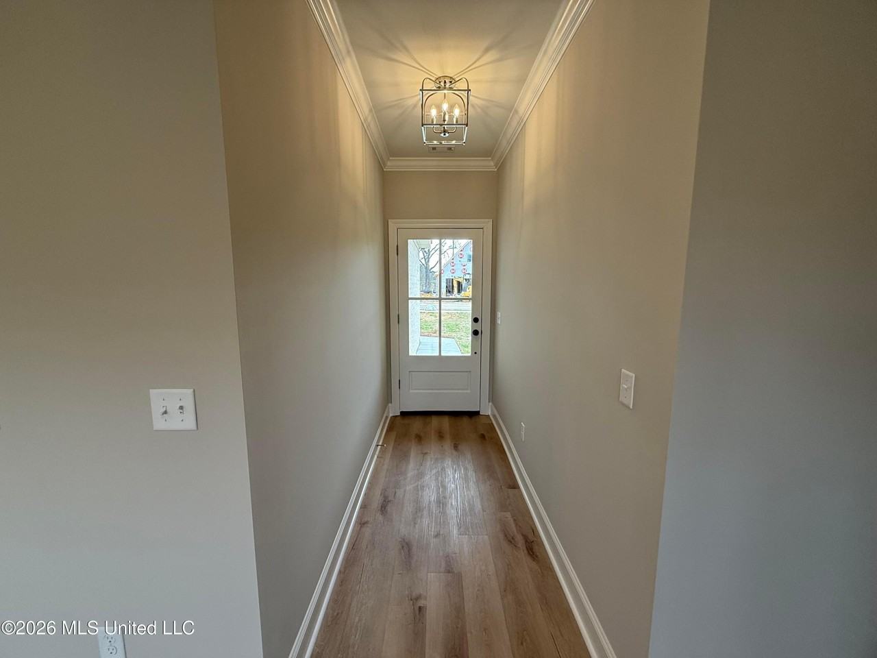 352 Willow Way - Photo 2 of 21