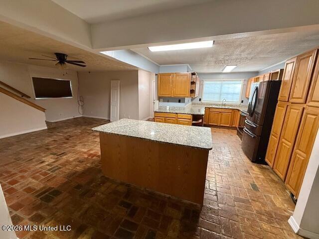 2606 Pinewood Ave - Photo 3 of 17