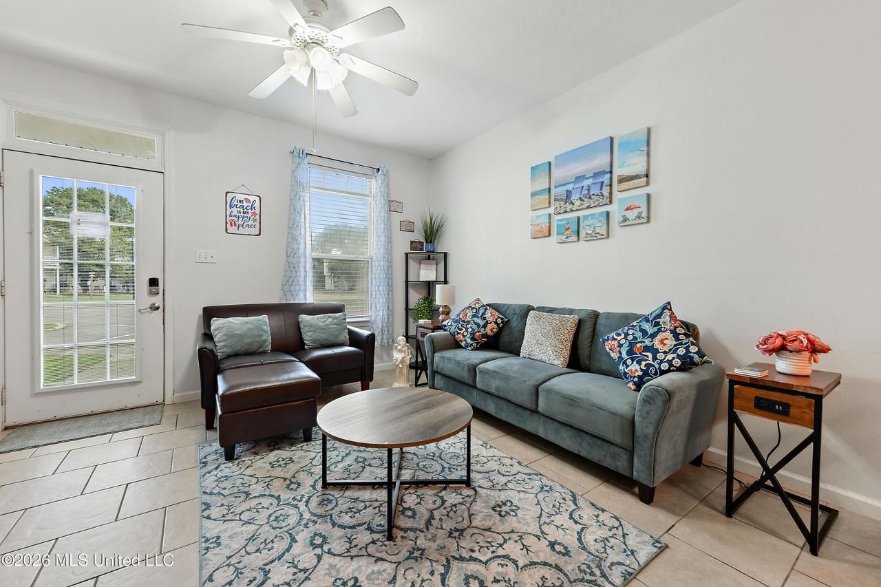 1270 Century Oaks Dr - Photo 2 of 21