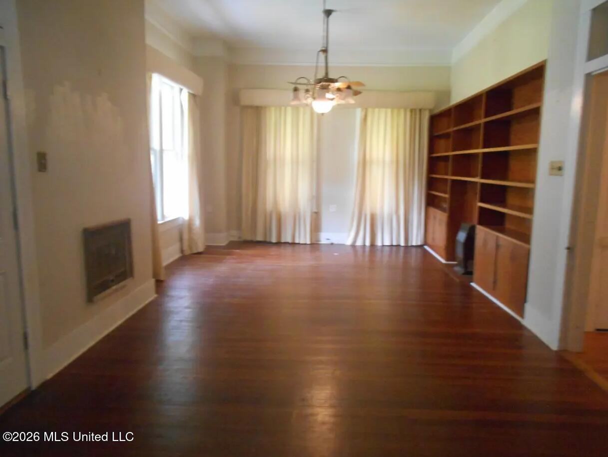 8009 Mccomb-Hville Rd - Photo 6 of 8