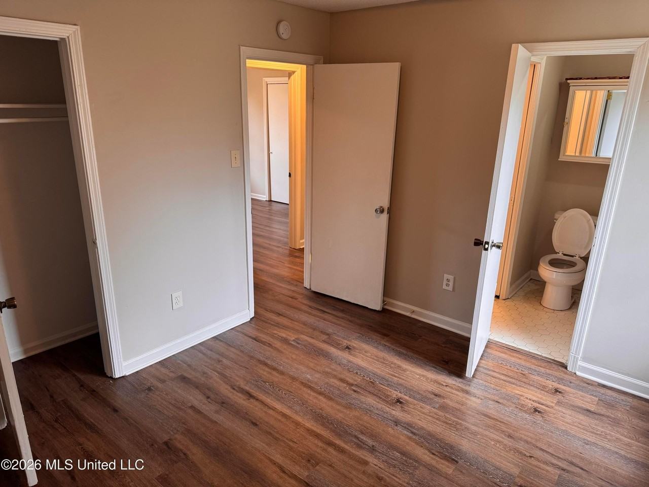 3035 Greenbriar Cv W - Photo 6 of 10