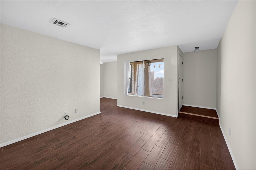 3659 Wendell Ave - Photo 5 of 15