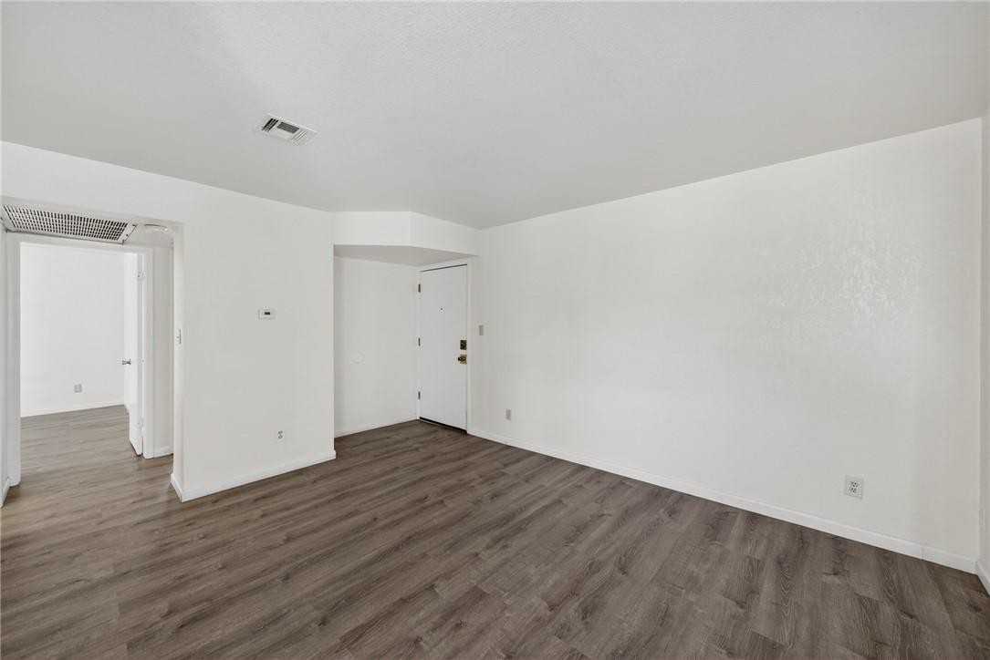 3659 Wendell Ave - Photo 6 of 18