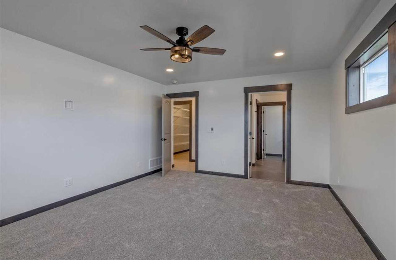 3005 Vermillion Way - Photo 6 of 31