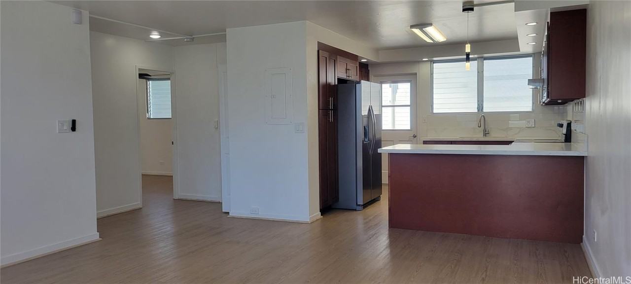 2834 Kaimuki Ave #4 - Photo 3 of 15