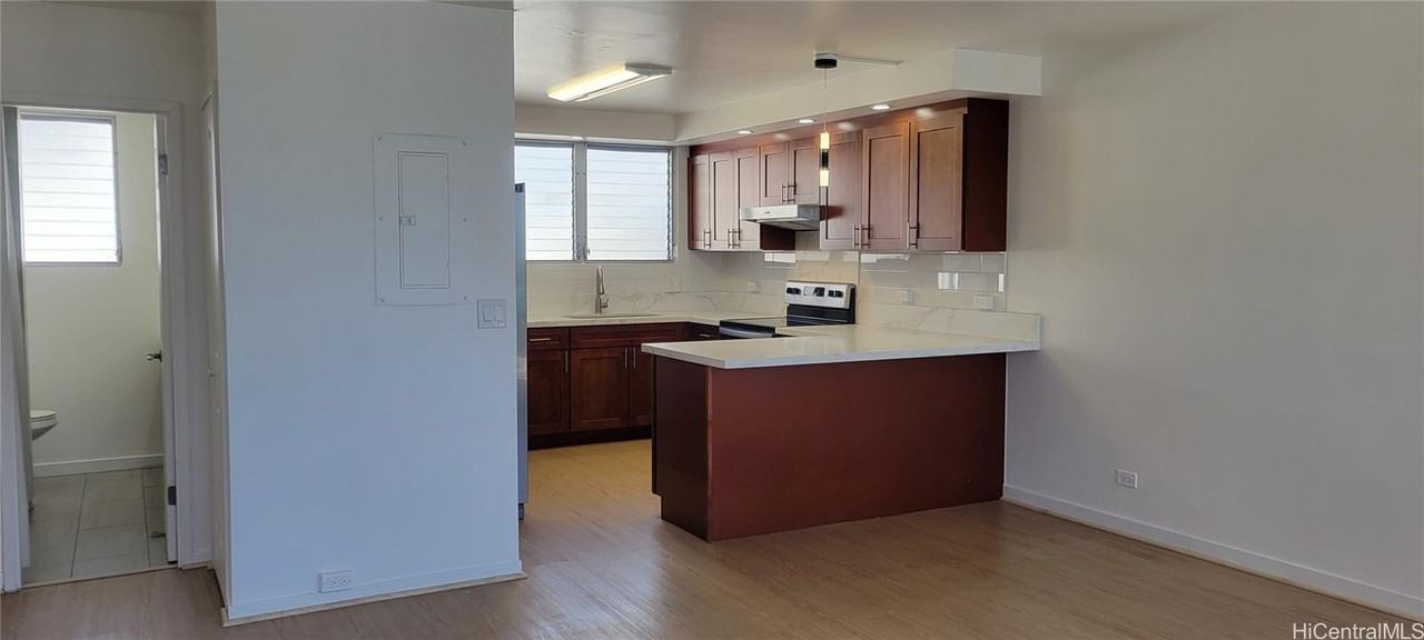 2834 Kaimuki Ave #4 - Photo 4 of 15