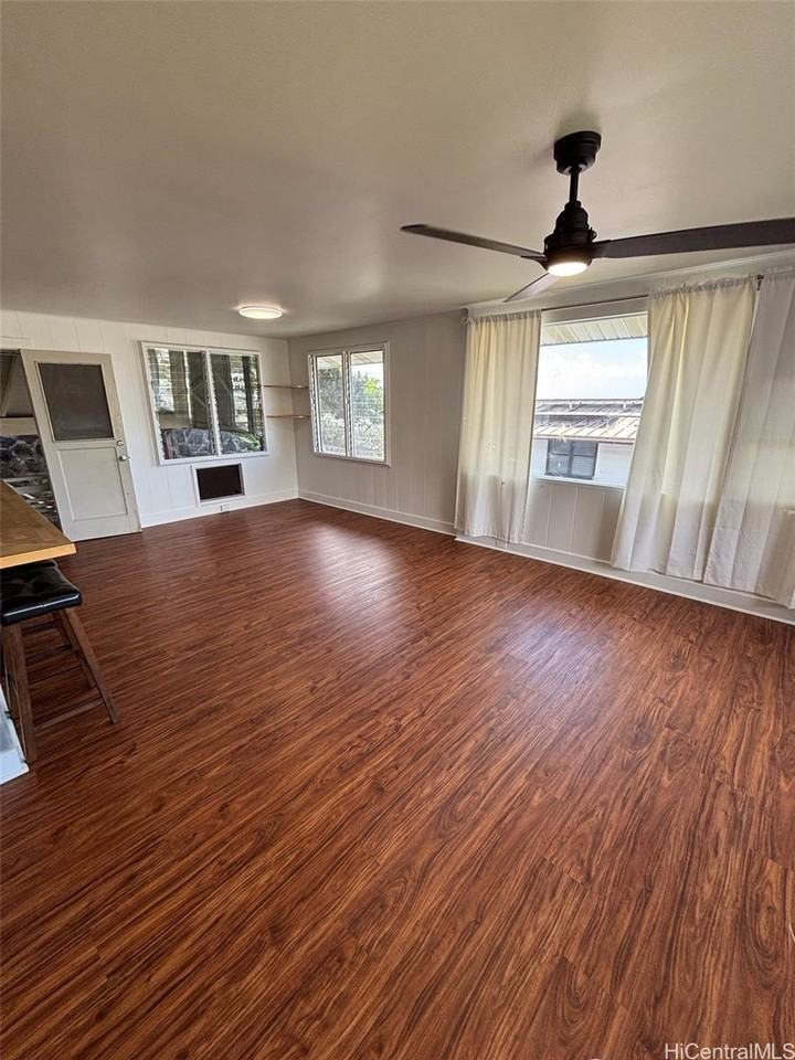 1541 Alencastre St - Photo 3 of 11