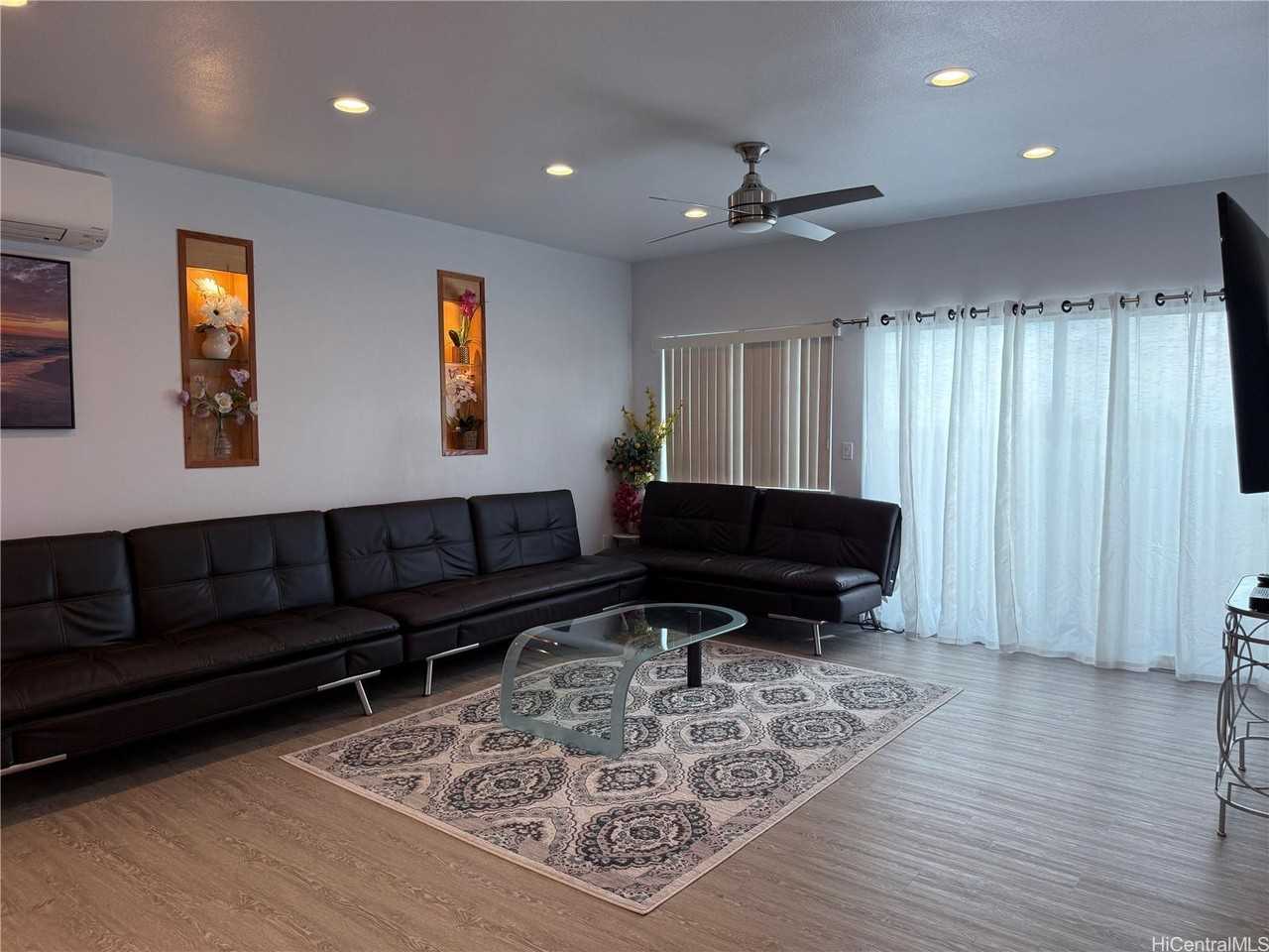 1380 Hoona St #A - Photo 3 of 23