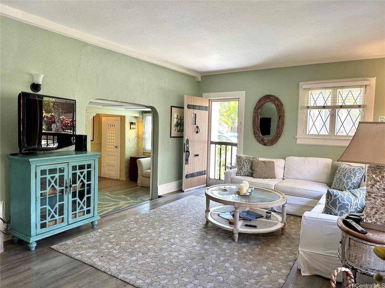 3023 Kalakaua Ave - Photo 7 of 19