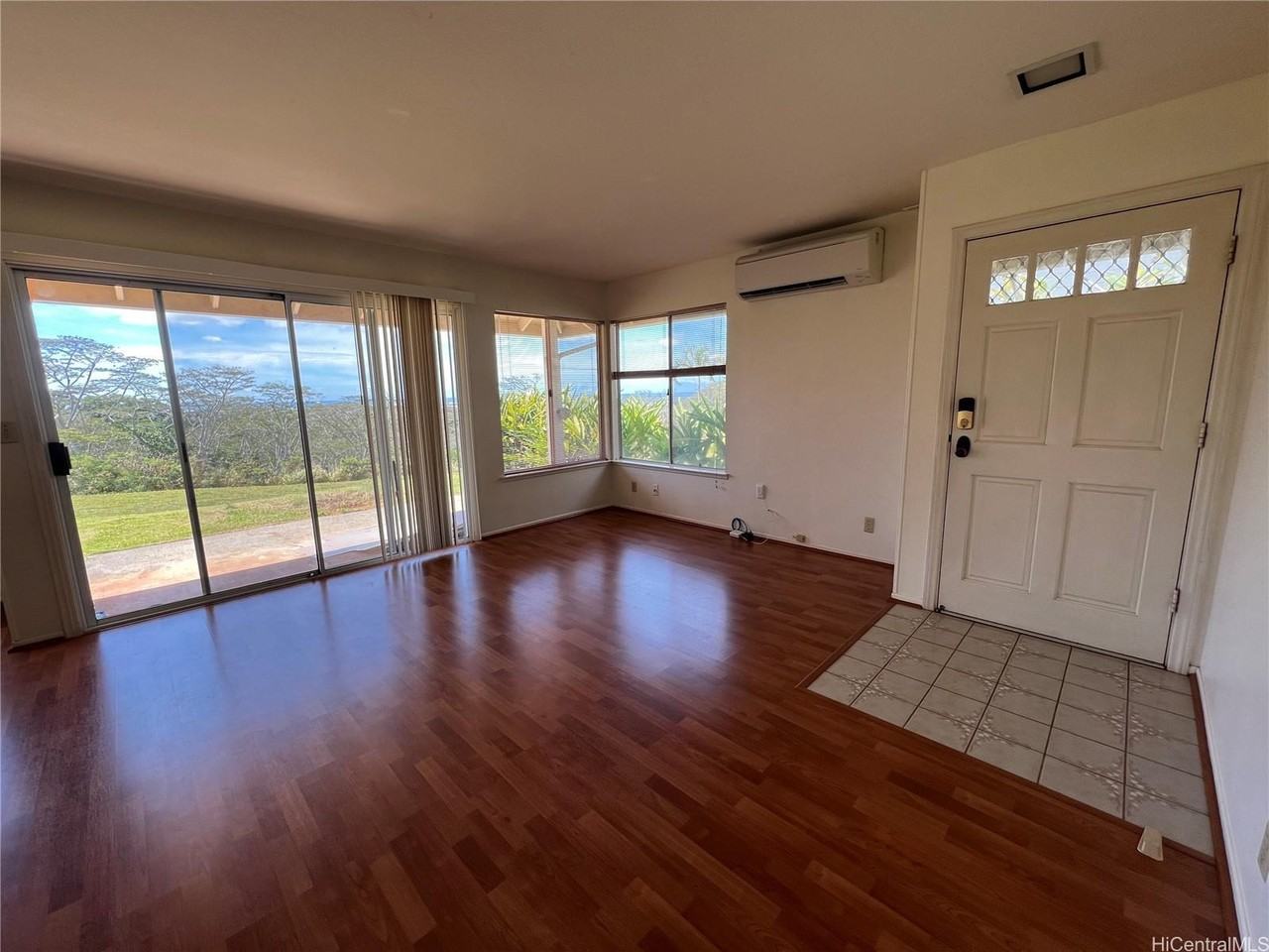 98-1961 A Kaahumanu St - Photo 2 of 16