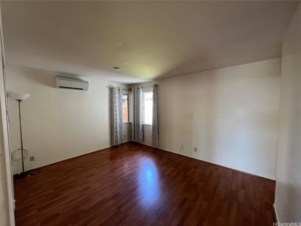 98-1961 A Kaahumanu St - Photo 7 of 16