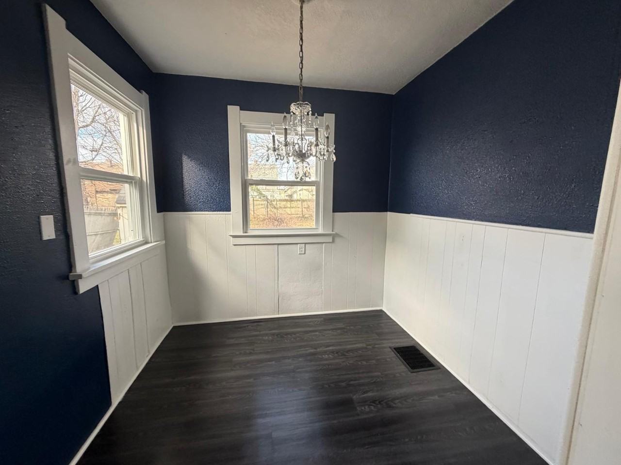 1846 Wellesley Dr - Photo 4 of 19