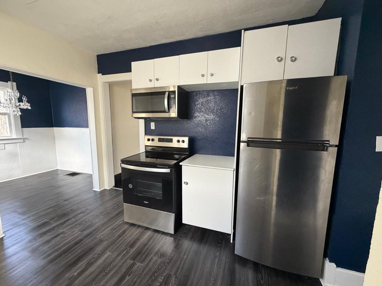 1846 Wellesley Dr - Photo 6 of 19