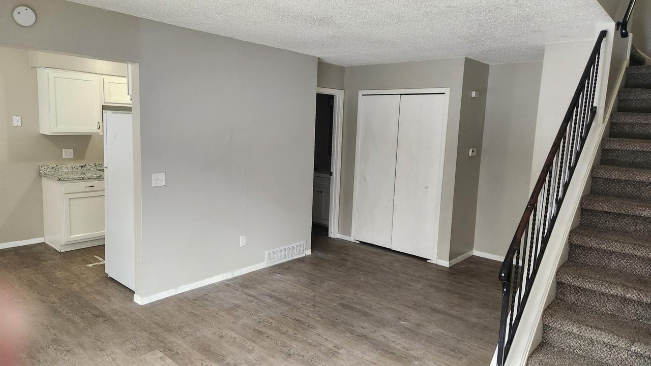 4515 W Bancroft St #9-10 - Photo 7 of 18