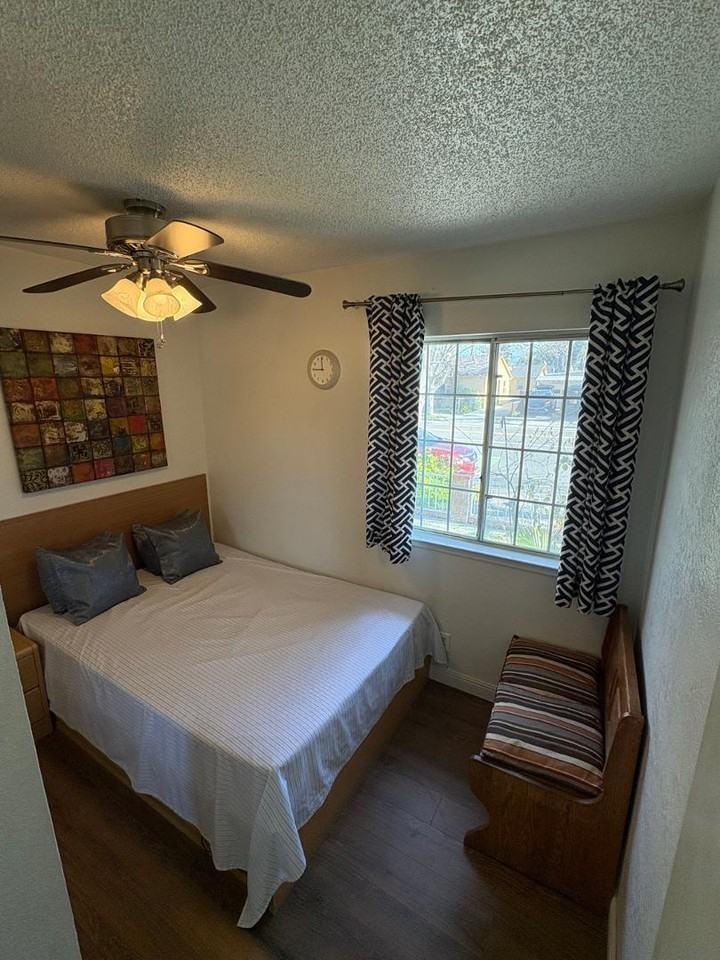 905 N 4th St - Photo 6 of 9