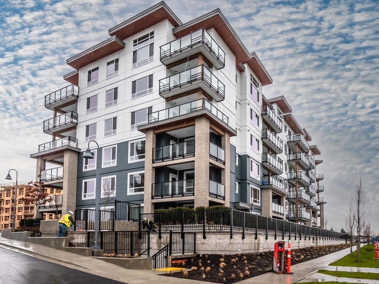 2499 Raymond Drive #610 - Photo 5 of 20