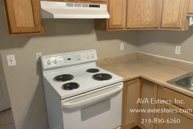 511 W 12th St #B - Photo 2 of 2