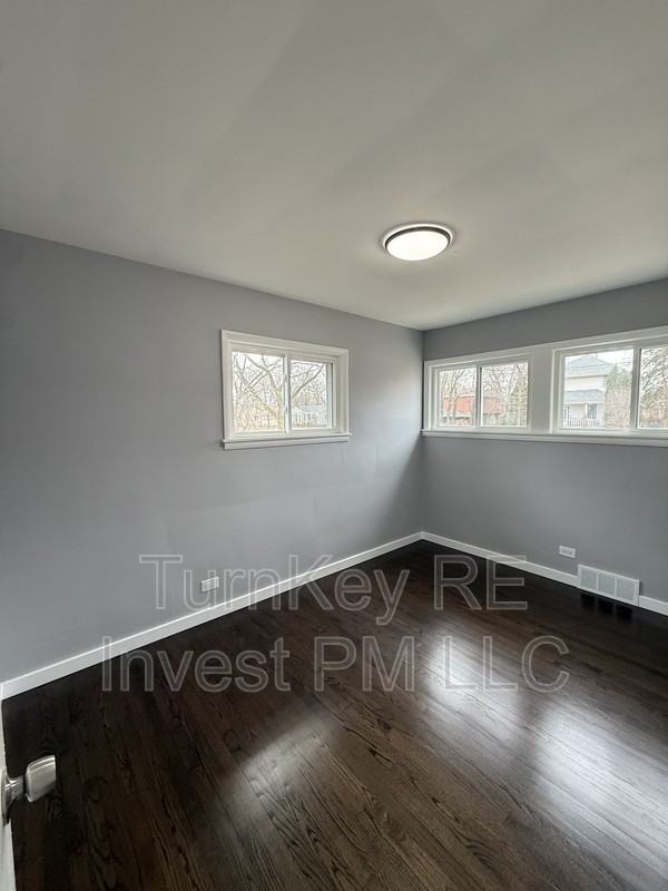 18227 Center Ave - Photo 7 of 12