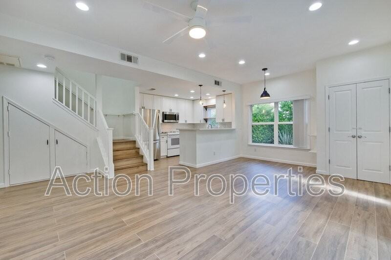 741 Cottage Ct - Photo 3 of 17