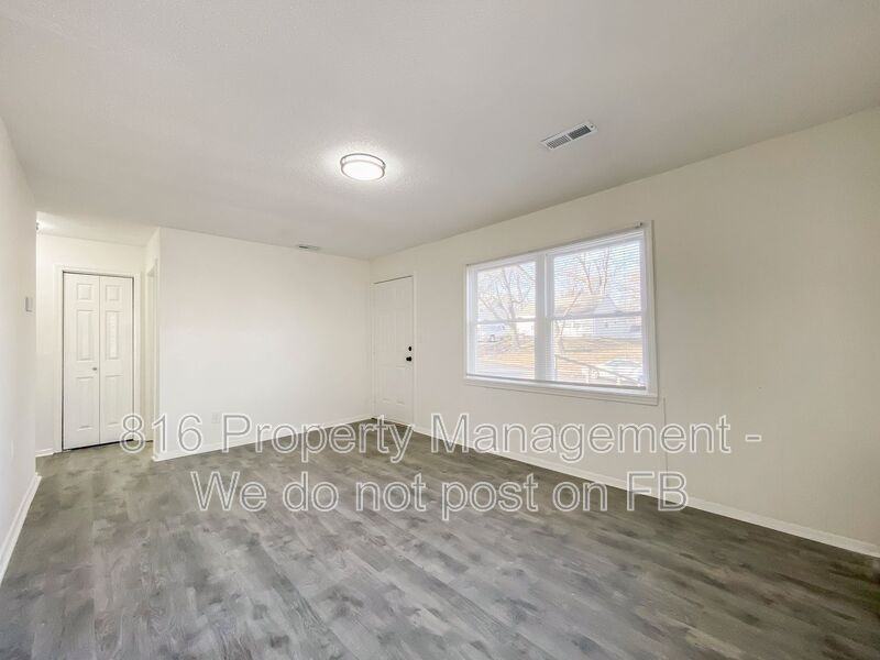 2917 S 51st Ter - Photo 4 of 15