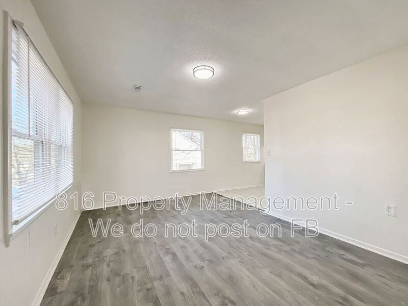 2917 S 51st Ter - Photo 5 of 15