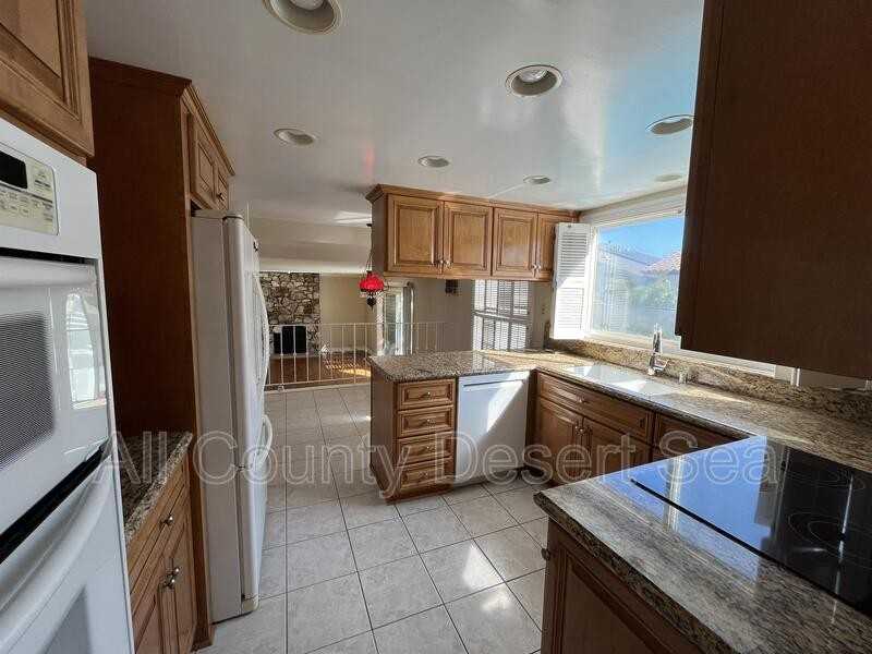 6822 Lafayette Dr - Photo 5 of 31