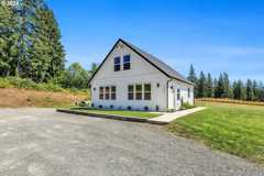 24605 Ne Berry Rd - Photo 1 of 1