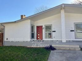 featured image of 2401 La Casa Dr #A