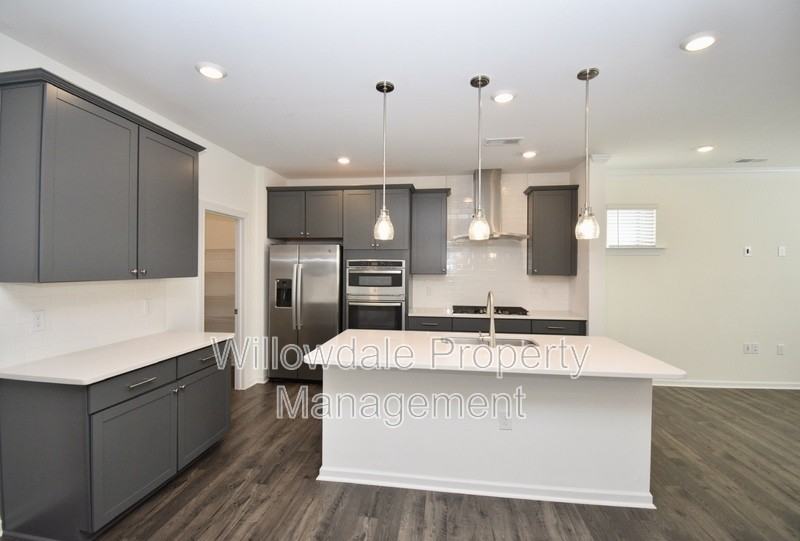 2534 Hutch Ln - Photo 5 of 26