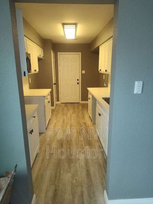 2687 Gessner Rd #702 - Photo 2 of 23