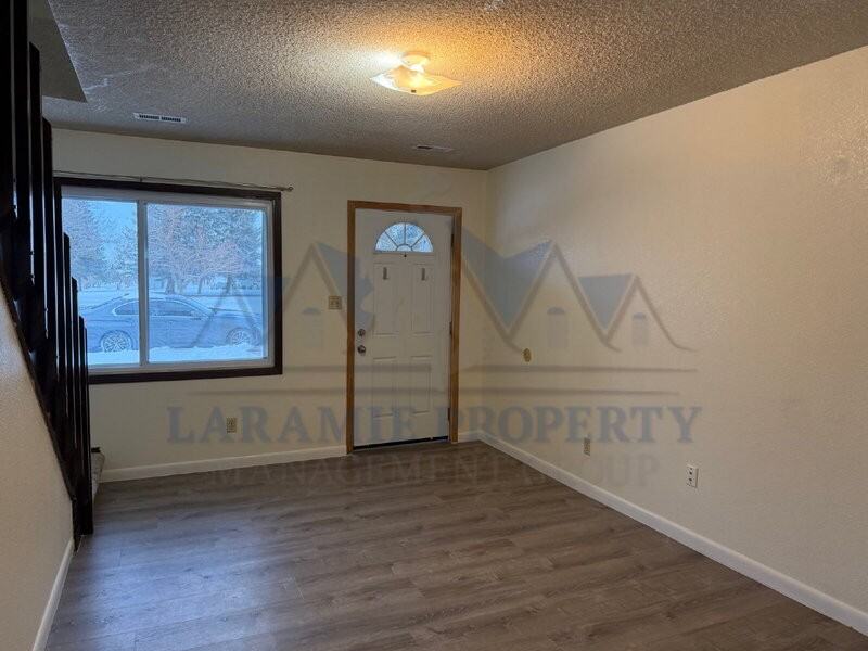 808 Canby St - Photo 2 of 16