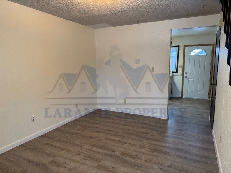 808 Canby St - Photo 3 of 16