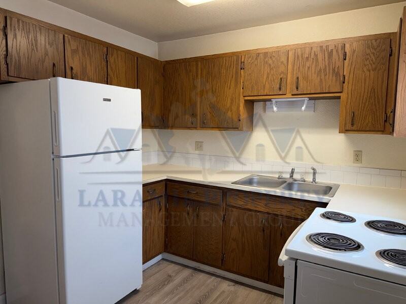 808 Canby St - Photo 5 of 16