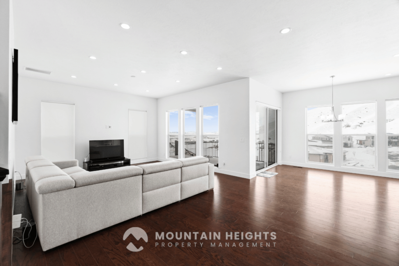 5615 N Valley View Rd - Photo 7 of 40