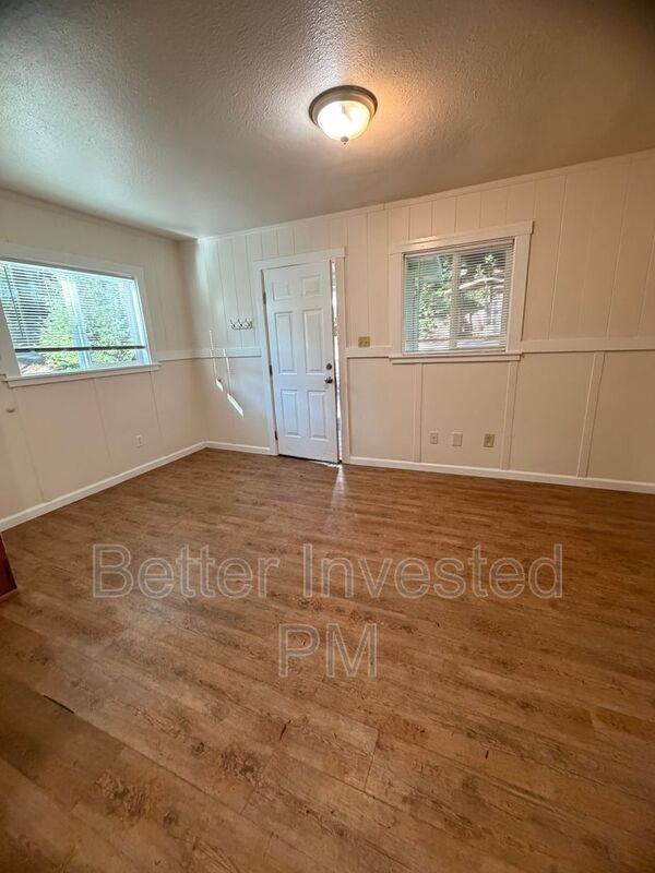 24611 Birch St - Photo 2 of 11