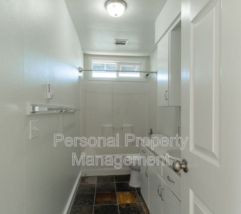 2404 E 13th St - Photo 7 of 7