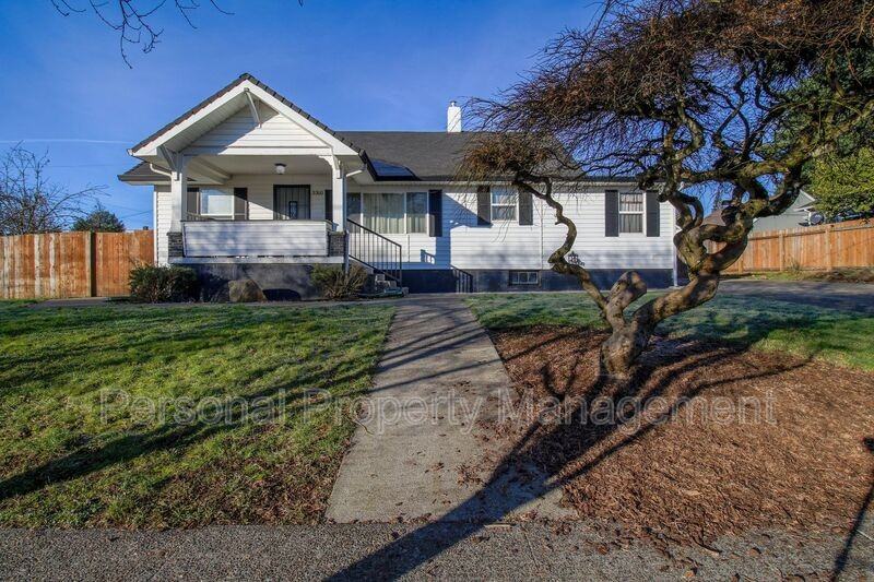 3310 M St - Photo 2 of 20