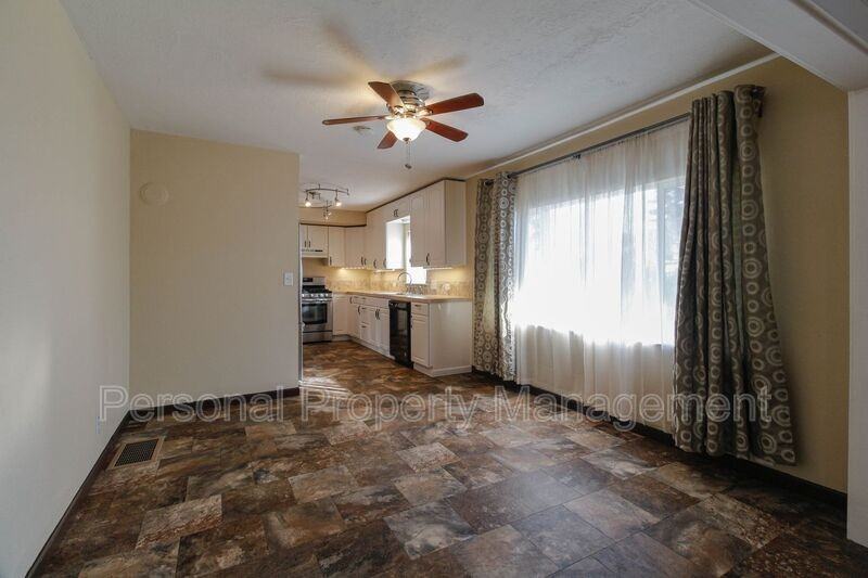 3310 M St - Photo 4 of 20