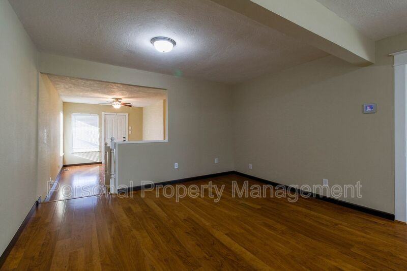 3310 M St - Photo 7 of 20