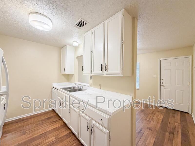 3705A Ivanhoe Dr - Photo 4 of 15