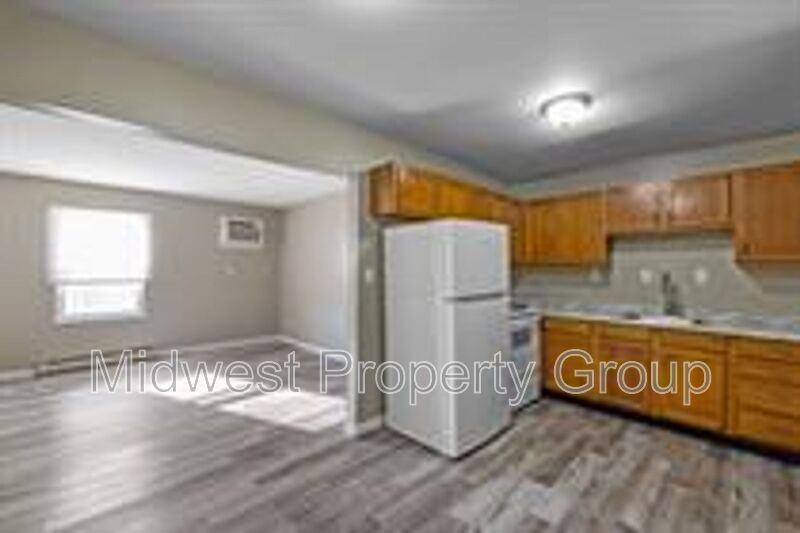 560 E Cherry St #304 - Photo 5 of 16