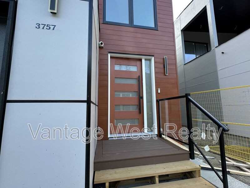 3757 - Photo 2 of 24