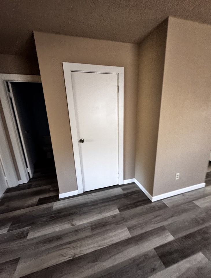 643 S Weed Blvd - Photo 3 of 7