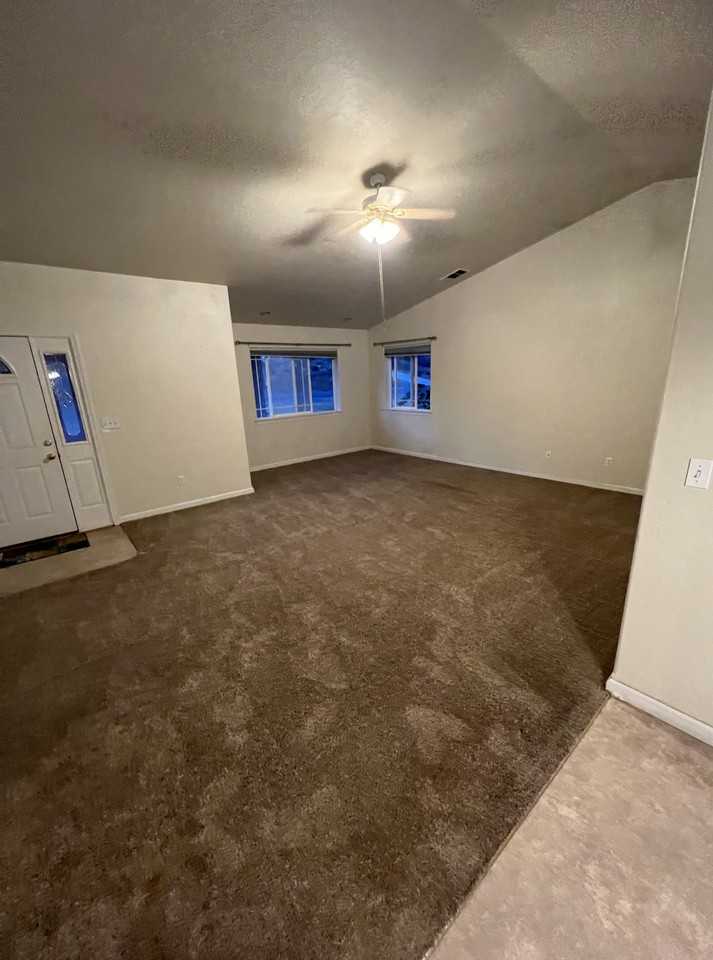 6009 Arron Ct - Photo 3 of 9